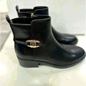 NWOT - Tommy Hilfiger Imiera  Boots (Black) Size 8